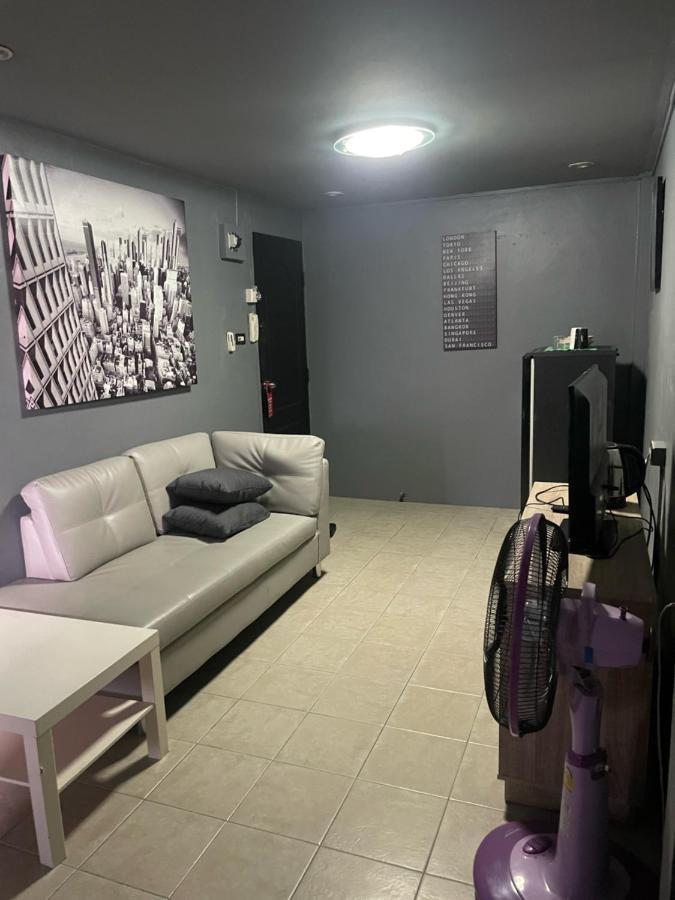 Happy Apple Guesthouse Pattaya Exterior photo